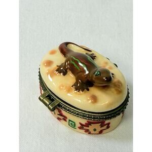 Brown Lizard Desert Southwestern Border Trinket With Trinket Inside